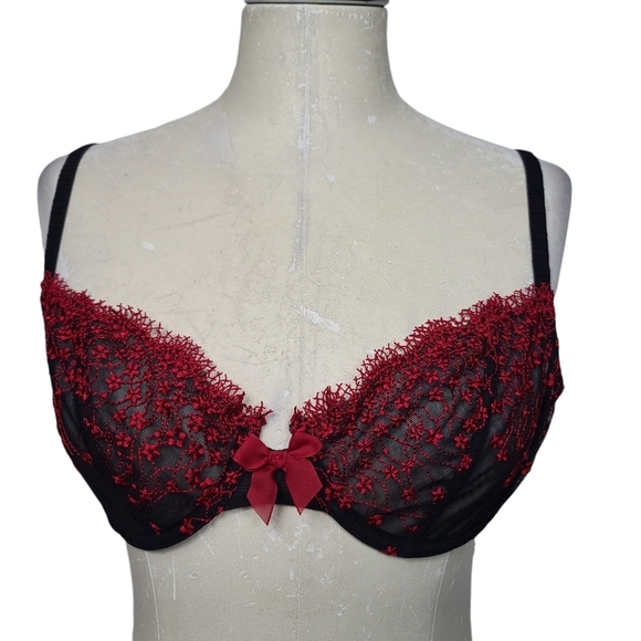 Simply Vera Vera Wang Other - Simply Vera Vera Wang Red Black Floral Bra 34C